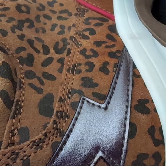 Skechers Pink rose, Women's Leopard Print Lace-up Boots,Size 6.5. - Picture 10 of 13